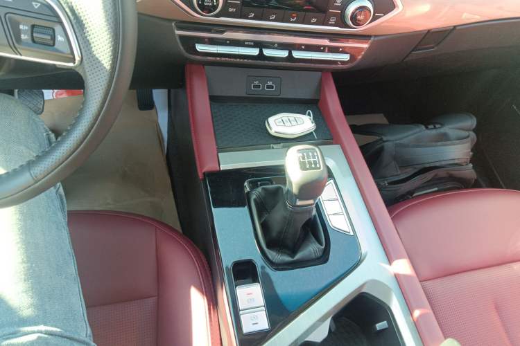 Used JETOUR X70 2024 1.5T Manual Glory Edition 5 Seats
