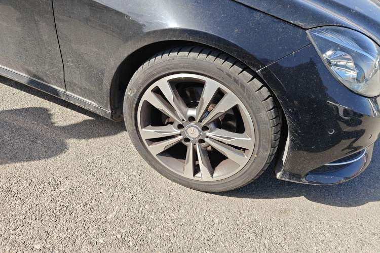 Used Mercedes-Benz E-Class 2015 Revised E 180 L Sport Edition Right Front Wheel Hub