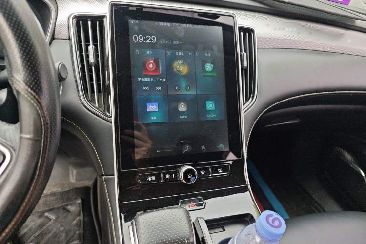 Used Roewe i6 MAX New Energy 2022 EV 500 Grand Touring Edition with Sunroof Audio And AC Panel