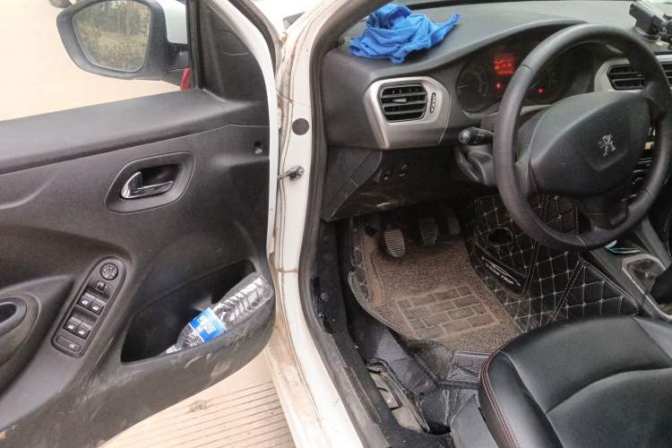 Used Peugeot 301 2014 1.6L Manual Comfort Edition
