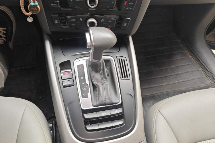 Used Audi Q5 2016 40 TFSI Trendy Edition Gear Lever