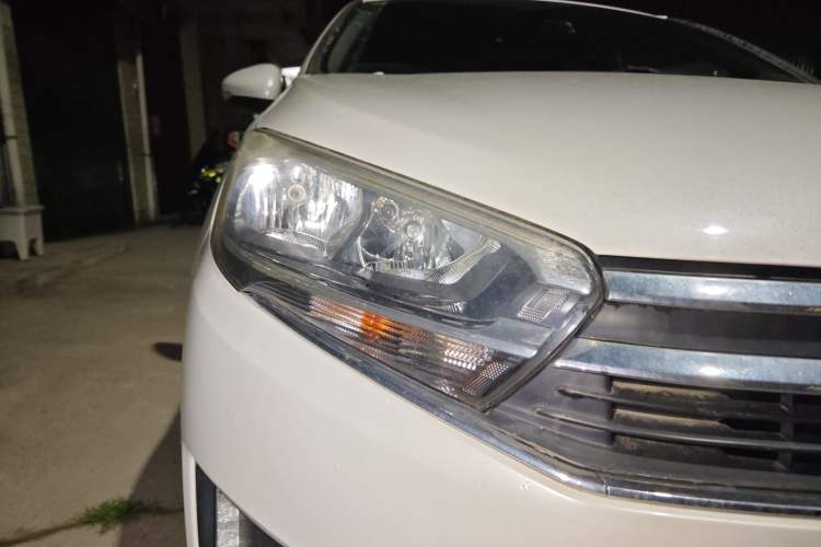 Used Citroen C4 Sega 2018 1.6L Manual Luxury Model
