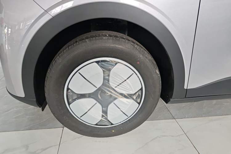 Used Geely Galaxy Geome 2026 Model 310km Youth Edition Exterior 4