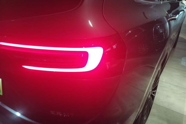 Used Hima AITO M7 2024 1.5T Intelligent Drive 4x4 Max Edition 6 Seats Right Rear Taillight