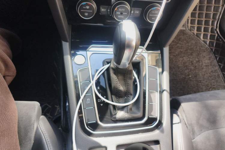 Used Volkswagen Magotan 2017 330TSI DSG Luxury Model
