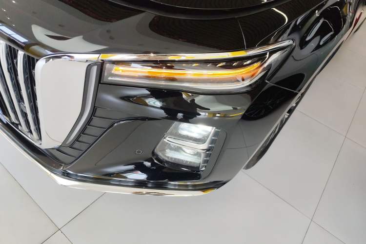 Used Hongqi H5 2025 2.0T Automatic Flag Edition – 500 000 Units Commemorative Version
