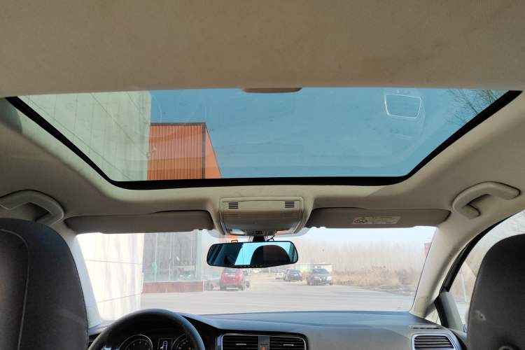 Used Volkswagen Golf 2018 230TSI Automatic Luxury Version
