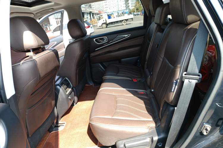 Used Infiniti QX60 2018 2.5 S/C Hybrid Two-Wheel-Drive Champion Family Edition Left Rear Seat