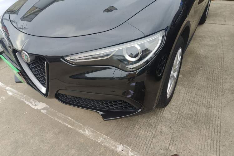 Used Alfa Romeo Stelvio 2017 2.0T 200HP Luxury Edition
