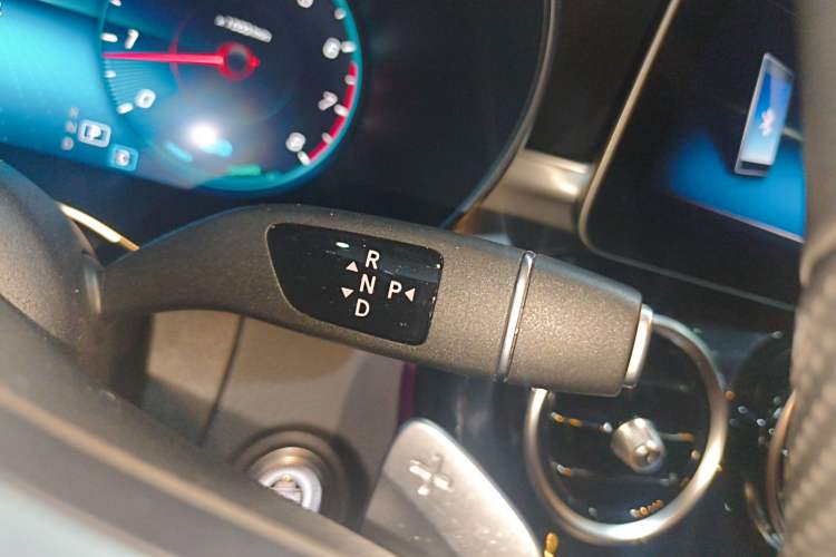 Used Mercedes-Benz C-Class 2020 Restyled C 260 Sport Edition Gear Lever