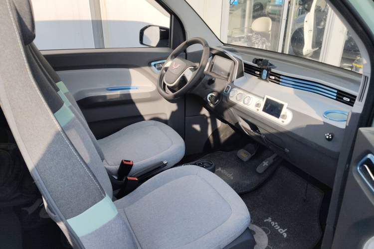 Used Wuling Hongguang MINIEV 2021 Macaron Premium Model – Lithium Iron Phosphate
