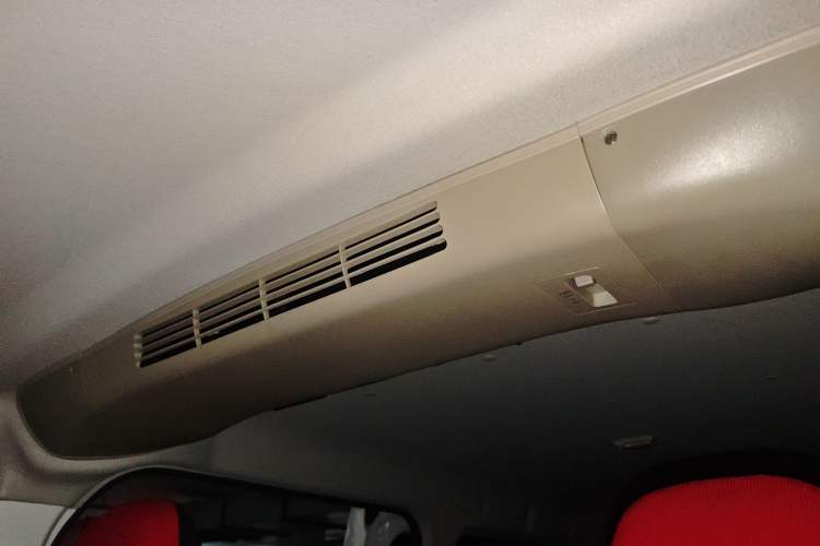 Used CHANGAN KAICHENG Ruixing M60 2023 1.6L CNG Comfort-Grade 6-Seater Passenger Vehicle Headliner