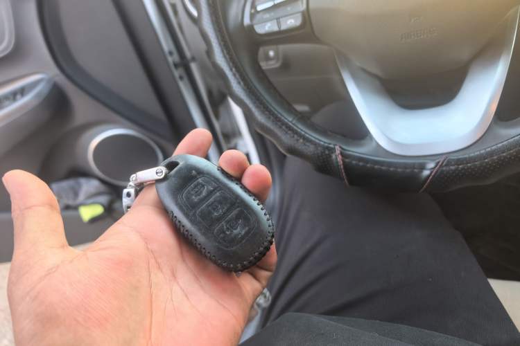 Used Hyundai ENCINO 2018 1.6T Dual-Clutch Zhilian Edition China V Standard Vehicle Key