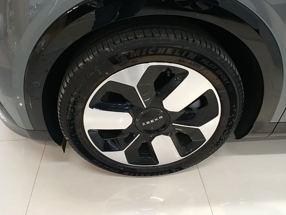Zeekr MIX 2025 Intelligent Driving Version — снимка 10