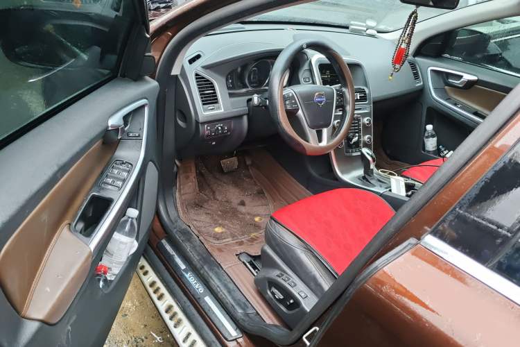 Used Volvo XC60 2015 T5 AWD Zhiyuan Edition
