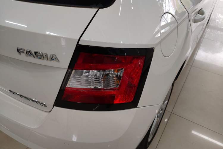 Used Skoda Fabia 2017 1.4L Automatic Car Enjoy Edition