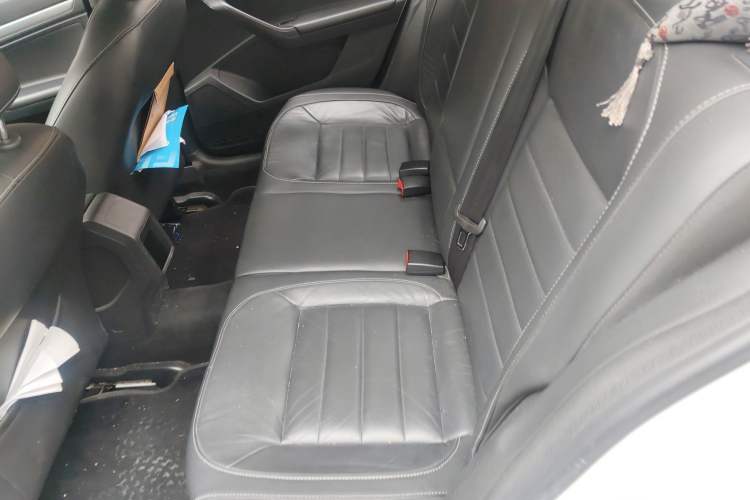 Used Volkswagen Lavida 2017 1.6L Automatic Comfort Edition
