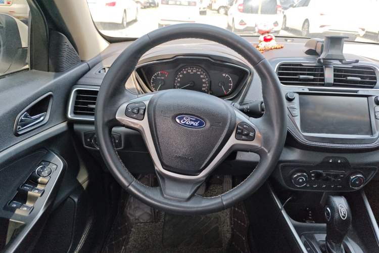 Used Ford Escort 2015 1.5L Automatic Fashion Model