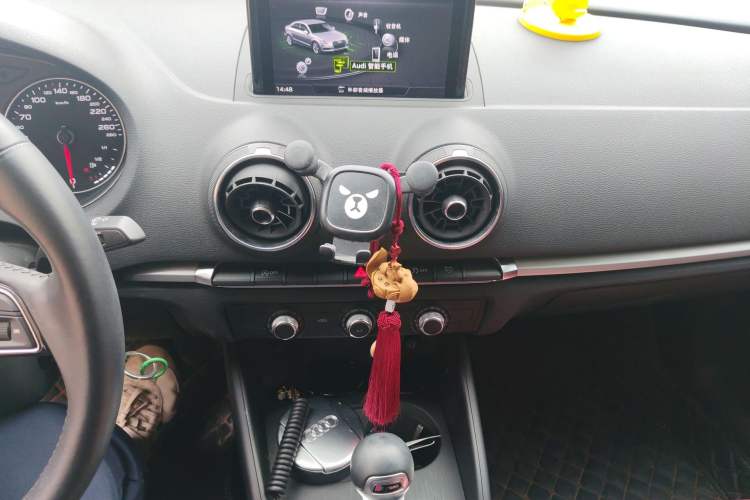 Used Audi A3 2020 Limousine 35 TFSI Ambition China VI Audio And AC Panel