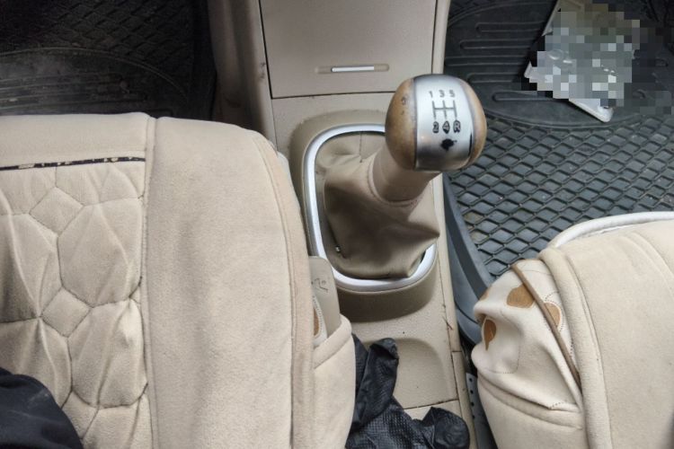 Used Nissan Tiida Sedan 2008 1.6L Manual Fashion Edition Gear Lever