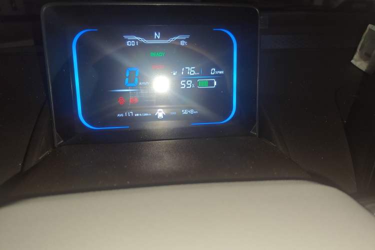 Used CHANGAN NEVO Lumin 2025 301km Honey Dew Edition Odometer Close Up