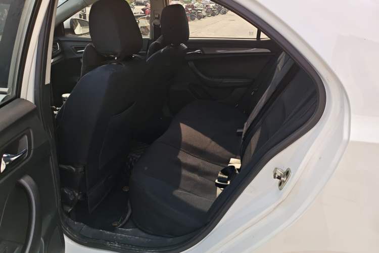 Used Roewe 360 2015 1.5L Automatic Luxury Edition Left Rear Seat