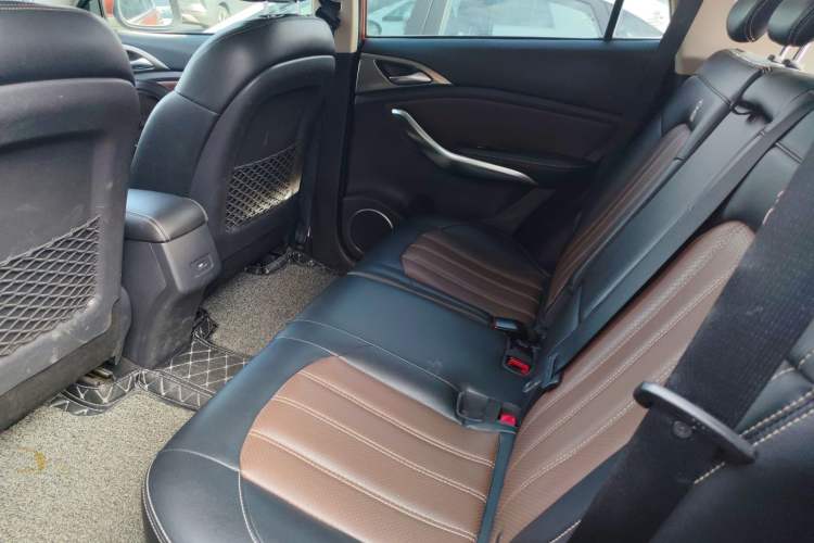 Used BYD Song 2016 GaiShi Edition 1.5TI Manual Elite Model
