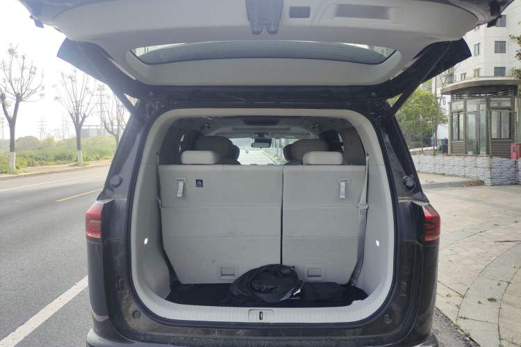 Used JAC Refine RF8 PHEV 2024 Zhiling Edition 1.5T 150KM Flagship Model – Lithium Iron Phosphate Trunk