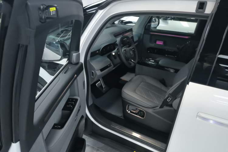 Used Zeekr MIX 2025 Long-Range Intelligent Driving Edition Driver Seat