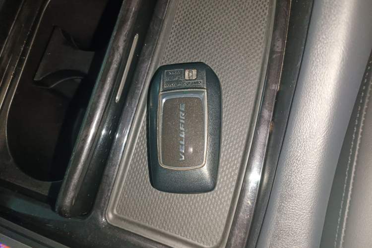 Used Toyota Vellfire 2019 Dual-Engine 2.5L HV Luxury Edition Vehicle Key