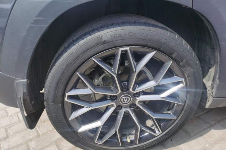 Used CHANGAN UNI-T 2022 1.5T Prestige Version Right Rear Wheel Hub