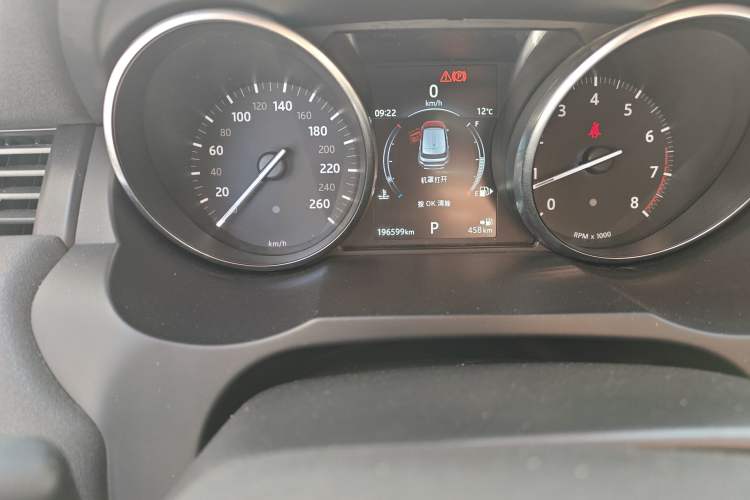 Used Land Rover Range Evoque 2018 240 PS SE Smart Brilliance Edition Odometer Close Up