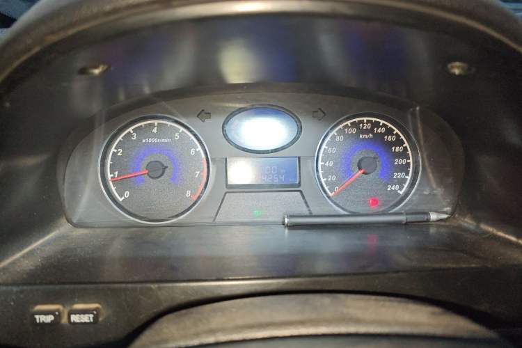 Used Geely Auto Classic Emgrand 2013 Sedan 1.5L Manual Entry-Level Model Instrument Cluster