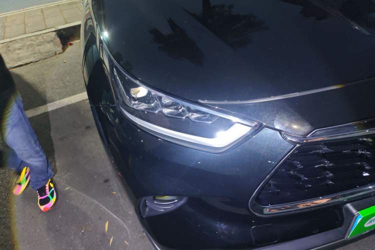 Used Toyota Highlander 2022 Dual-Engine 2.5L Four-Wheel Drive Supreme Edition 7-Seater Right Front Headlight