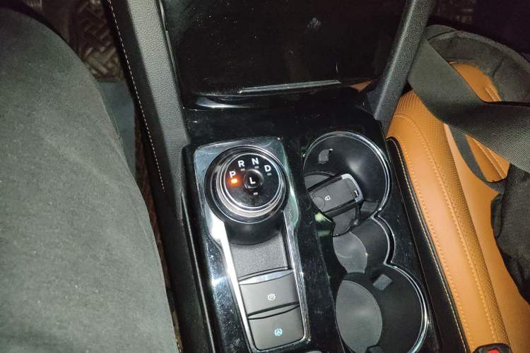 Used Ford Escape 2020 EcoBoost 245 Two-Wheel-Drive Titanium Edition