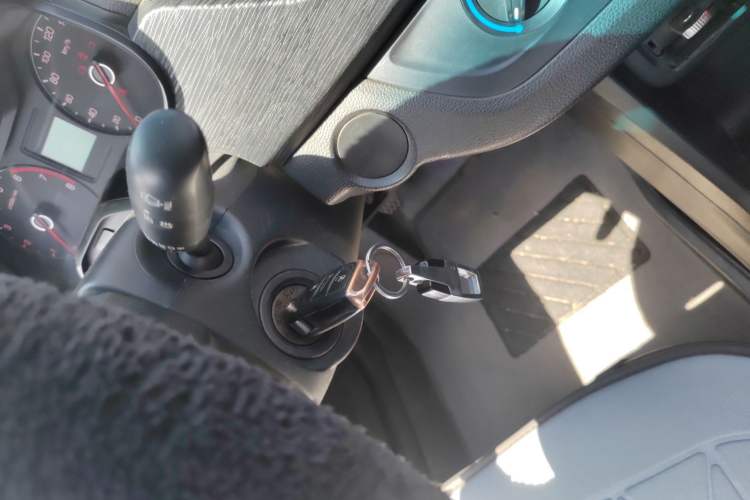 Used Baojun 310 2016 1.2L manual Comfort trim level Vehicle Key