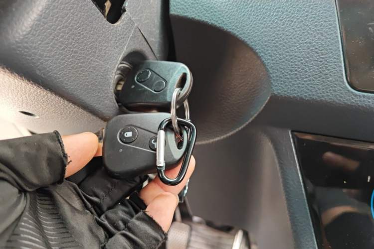 Used Jinbei Hiace X30 2016 1.3L Van Comfort Edition DLCG12
