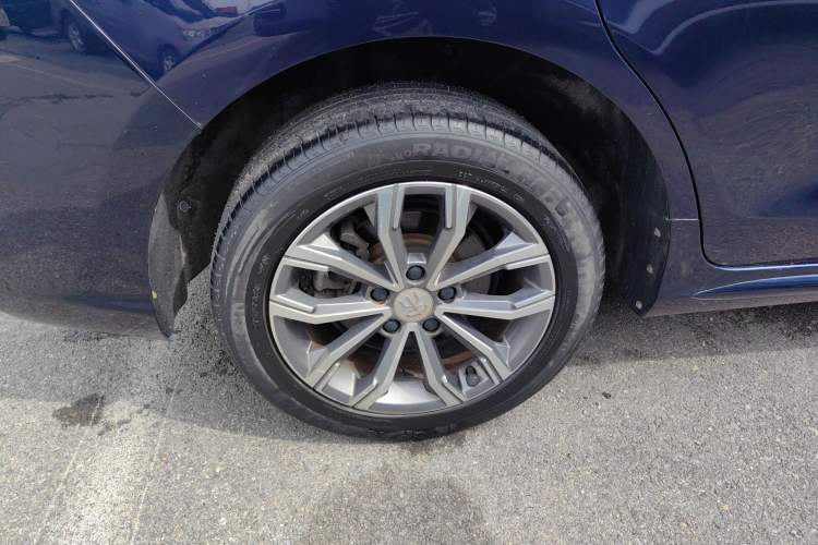 Used BYD Song MAX 2019 1.5T Automatic Smart Connect Ruiyi Sunroof Version 6 Seats China VI Standard Right Rear Wheel Hub