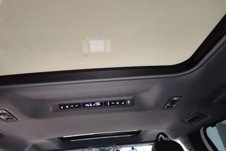 Used Toyota SIENNA 2023 2.5L Hybrid Ultimate Edition