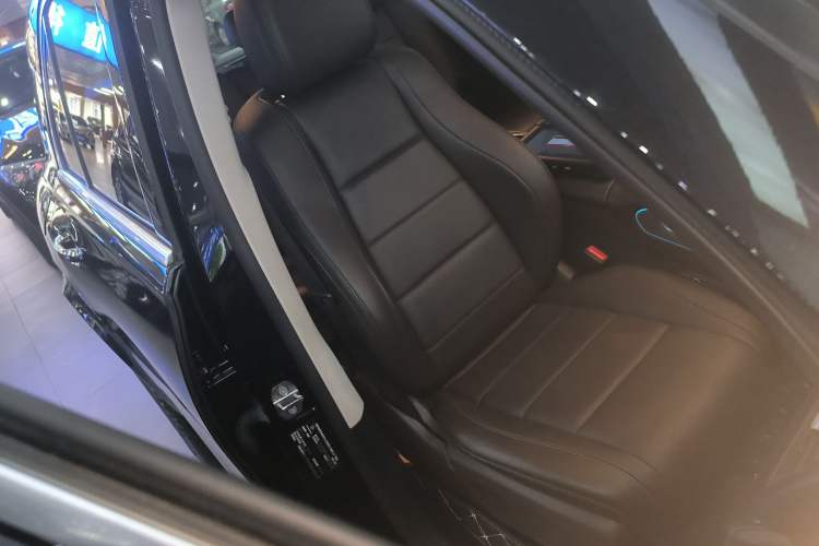 Used Mercedes-Benz GLE 2021 GLE 350 4MATIC Stylish Model Right Front Seat