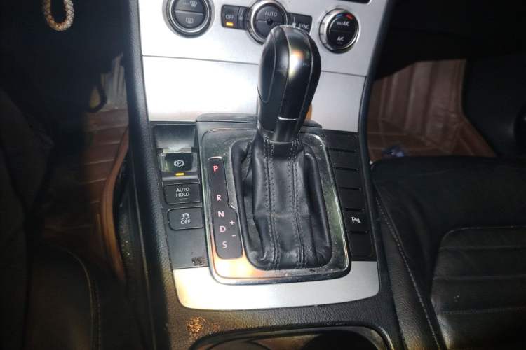 Used Volkswagen Magotan 2012 Revised 1.8TSI Luxury Version