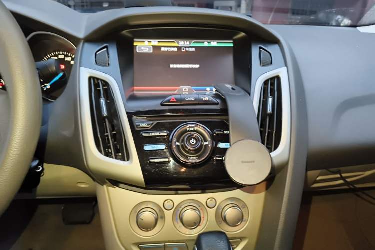 Used Ford Focus 2012 Sedan 1.6L Automatic Comfort Model Audio And AC Panel