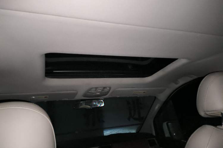 Used SAIC MAXUS G10 2015 2.0T Automatic Anniversary Edition