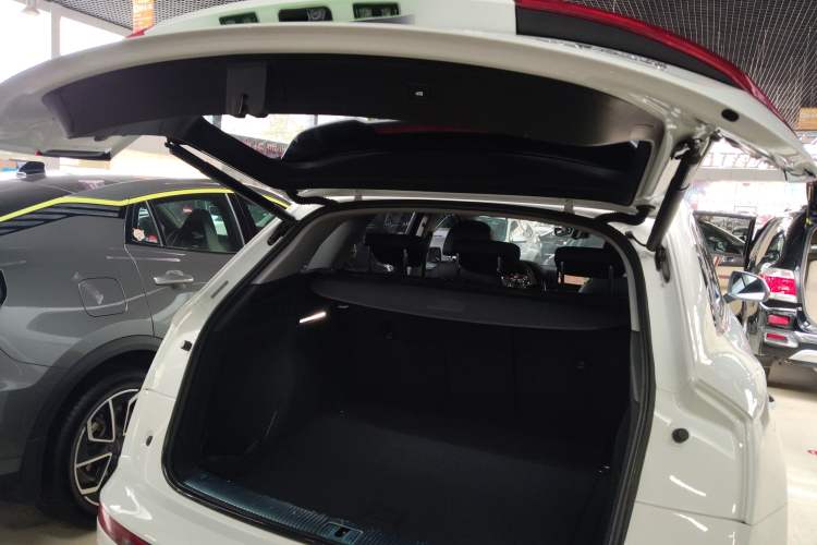 Used Audi Q5L 2018 40 TFSI Prestige Fashion Edition China V Trunk