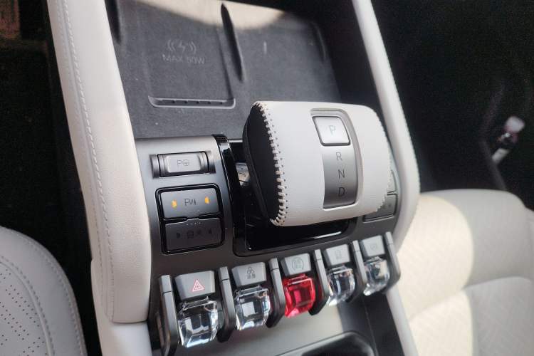 Used Formula Leopard Titanium 3 2025 501 km All-Wheel Drive Intelligent Driving Max Edition
