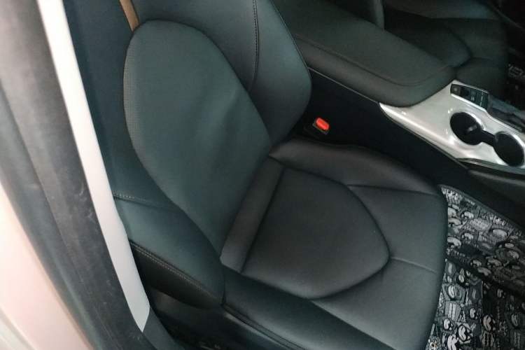 Used Toyota Camry 2018 Dual-Engine 2.5 HG Luxury Edition Right Front Seat