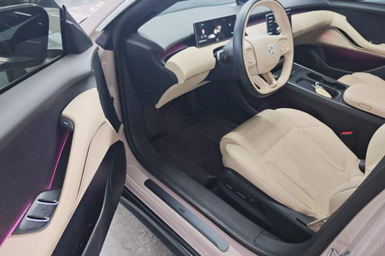 Used Nio ET5T 2023 75 kWh Touring Driver Seat