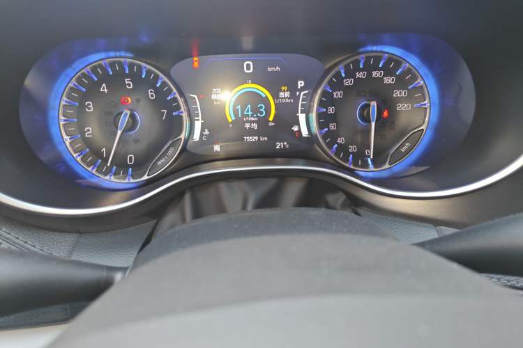 Used Chrysler Grand Voyager 2017 3.6L Premium Edition