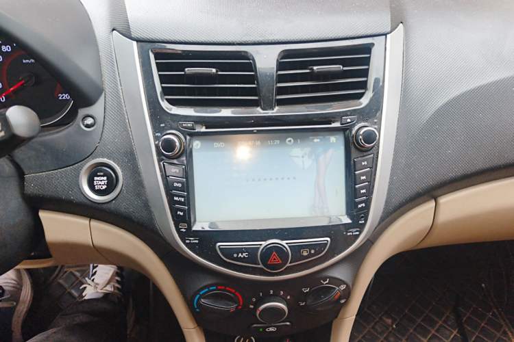 Used Hyundai Verna (older generation) 2014 1.4L Automatic Leading-Edge GLX
