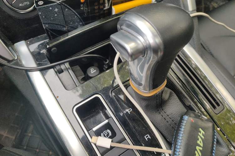 Used Haval H7 2016 Blue-Label H7 2.0T Automatic Luxury Model Gear Lever